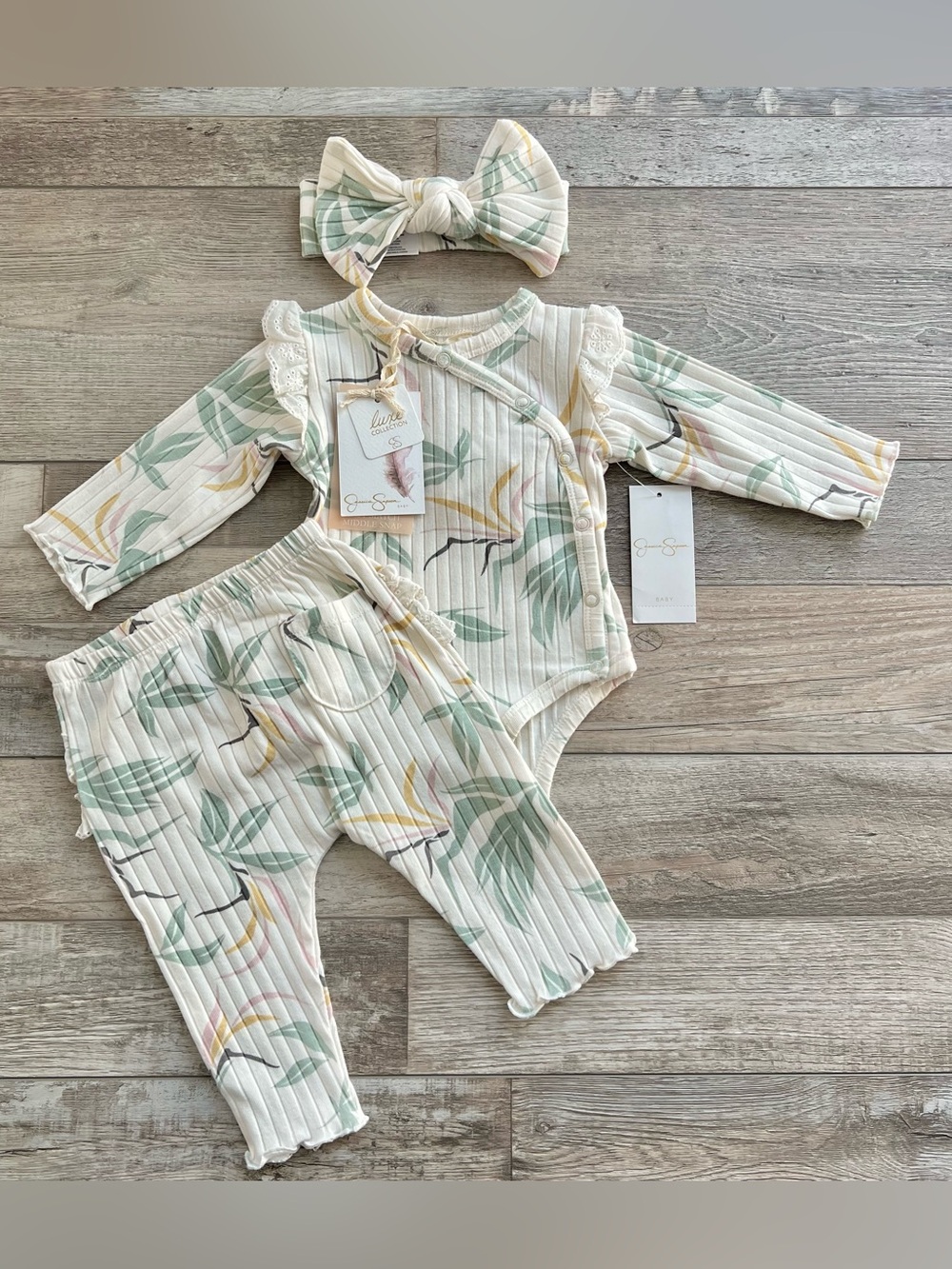NWT Jessica Simpson Girls Palms 3 Piece Set Size 0/3 Months